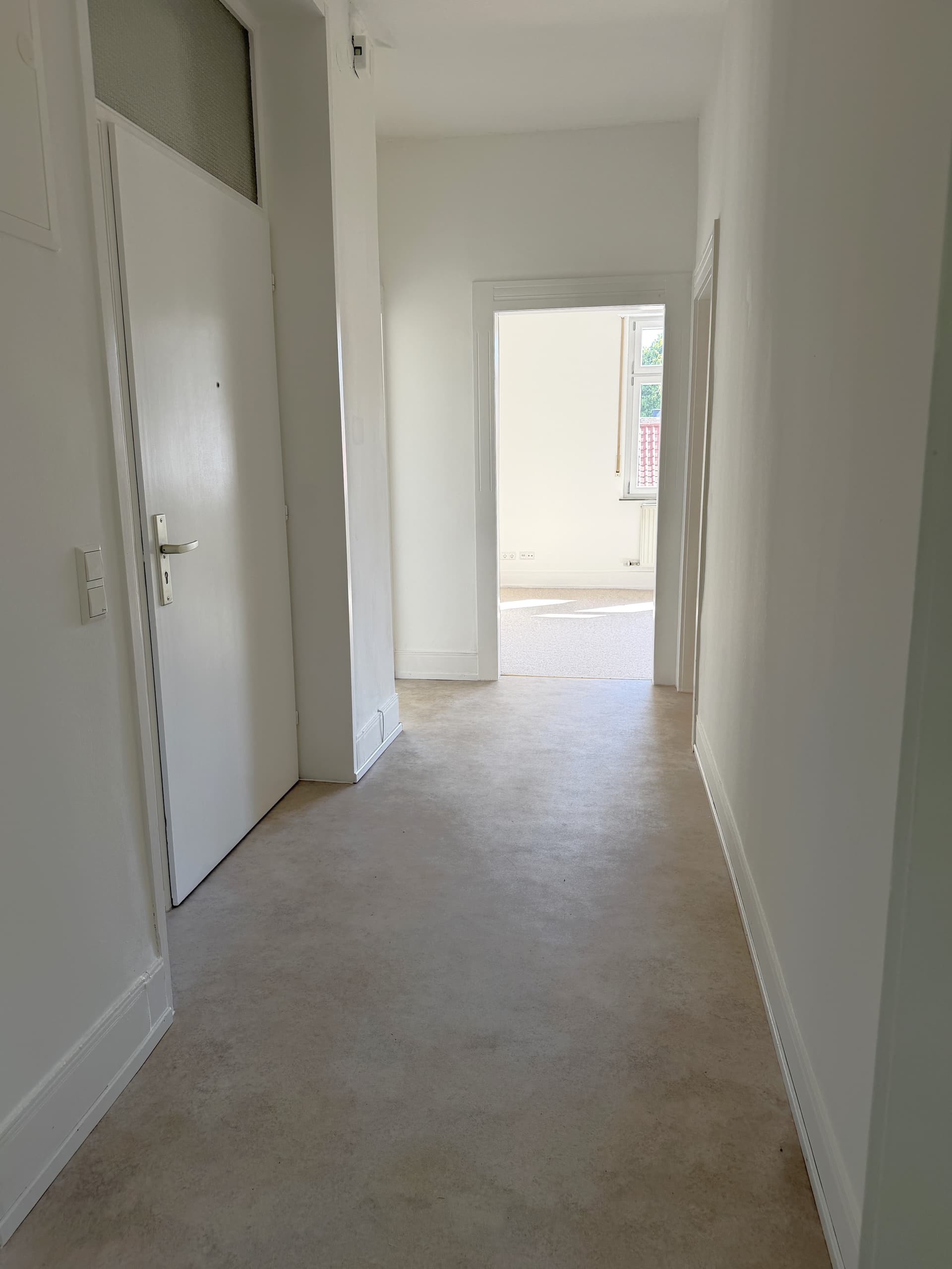 Helle, frisch renovierte Altbauwhg. in Stgt.-Ost 3 Zi. mit klassischem Altbaucharme Obj. Nr. 2780 9