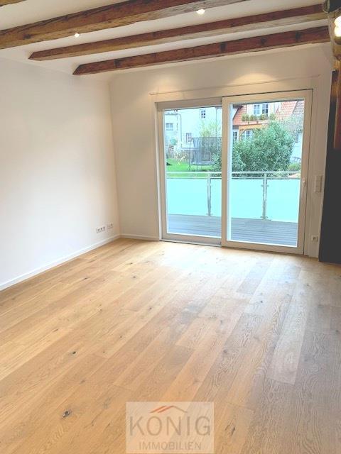 Terrasse vor Wohnzimmer